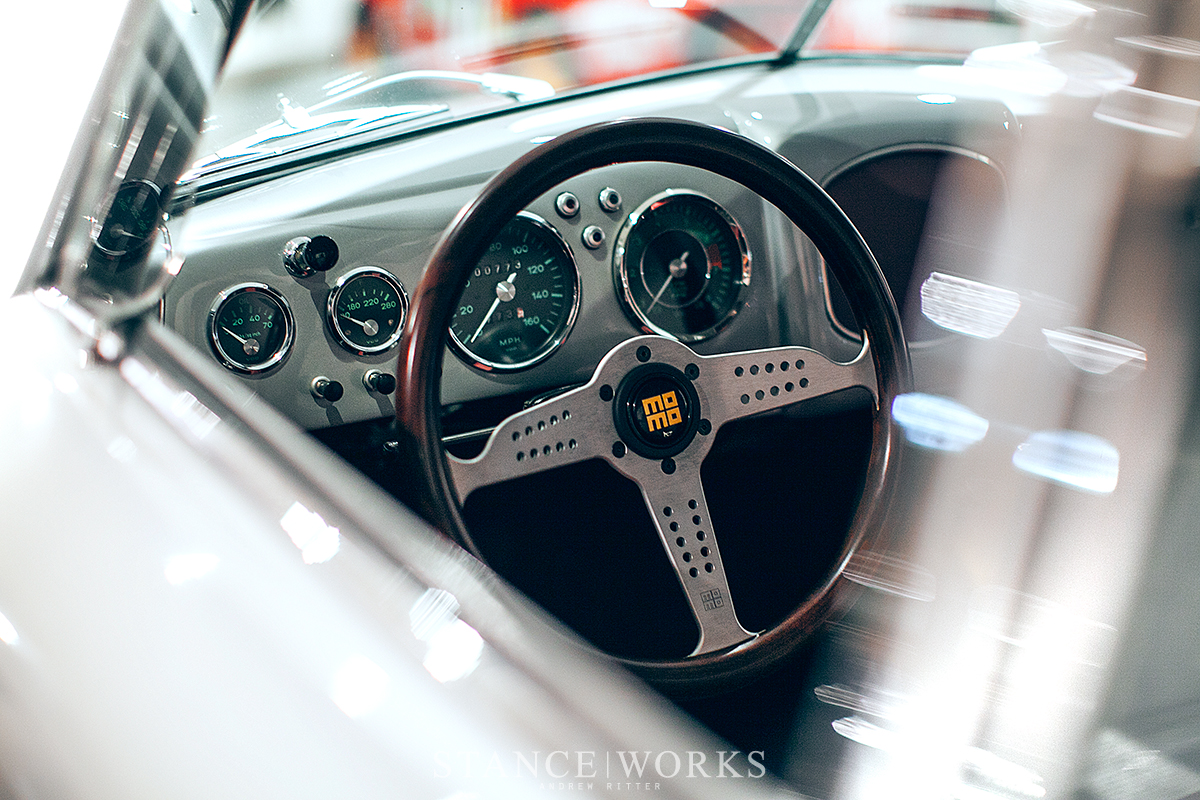 momo-heritage-futura-matte-wood-steering-wheel