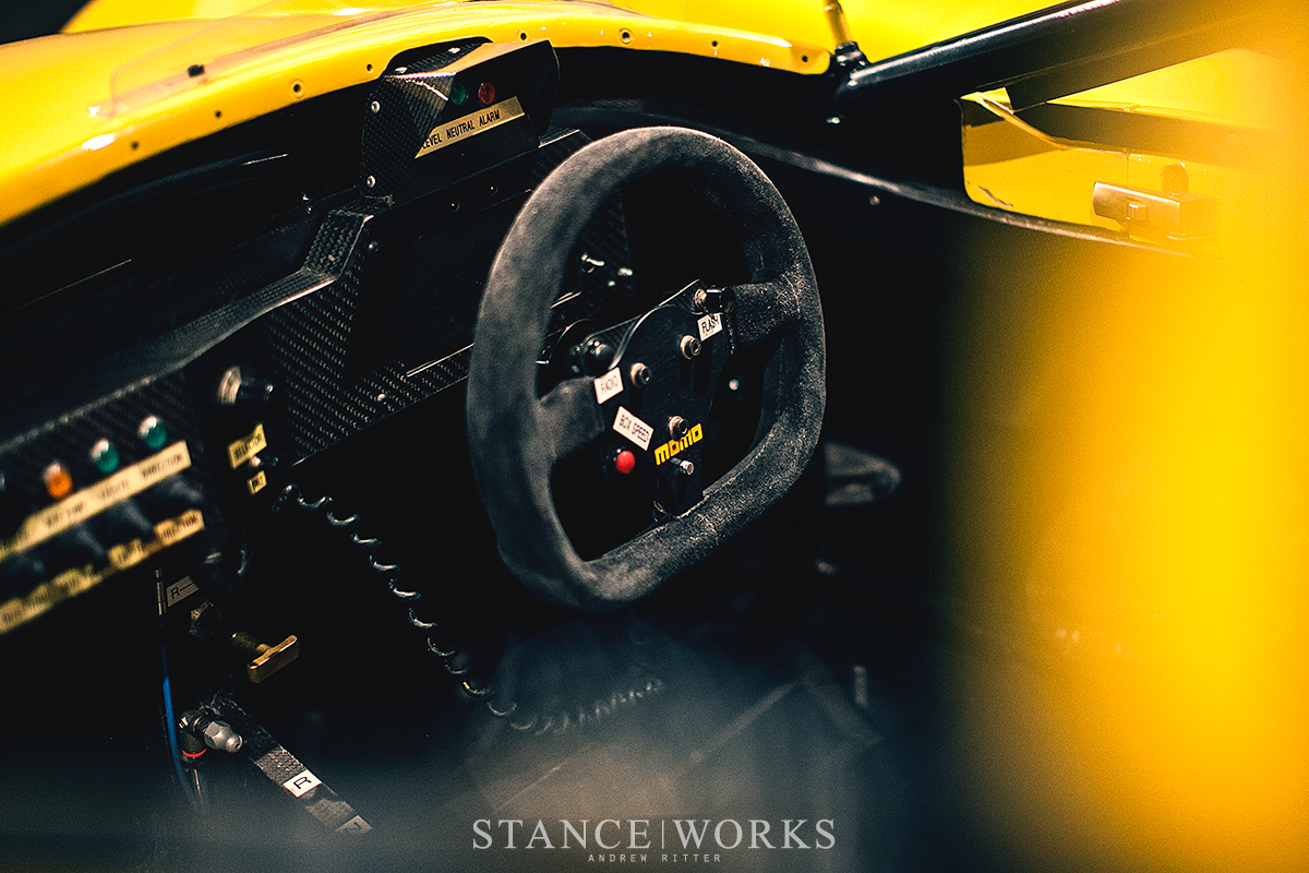 momo-ferrari-race-steering-wheel